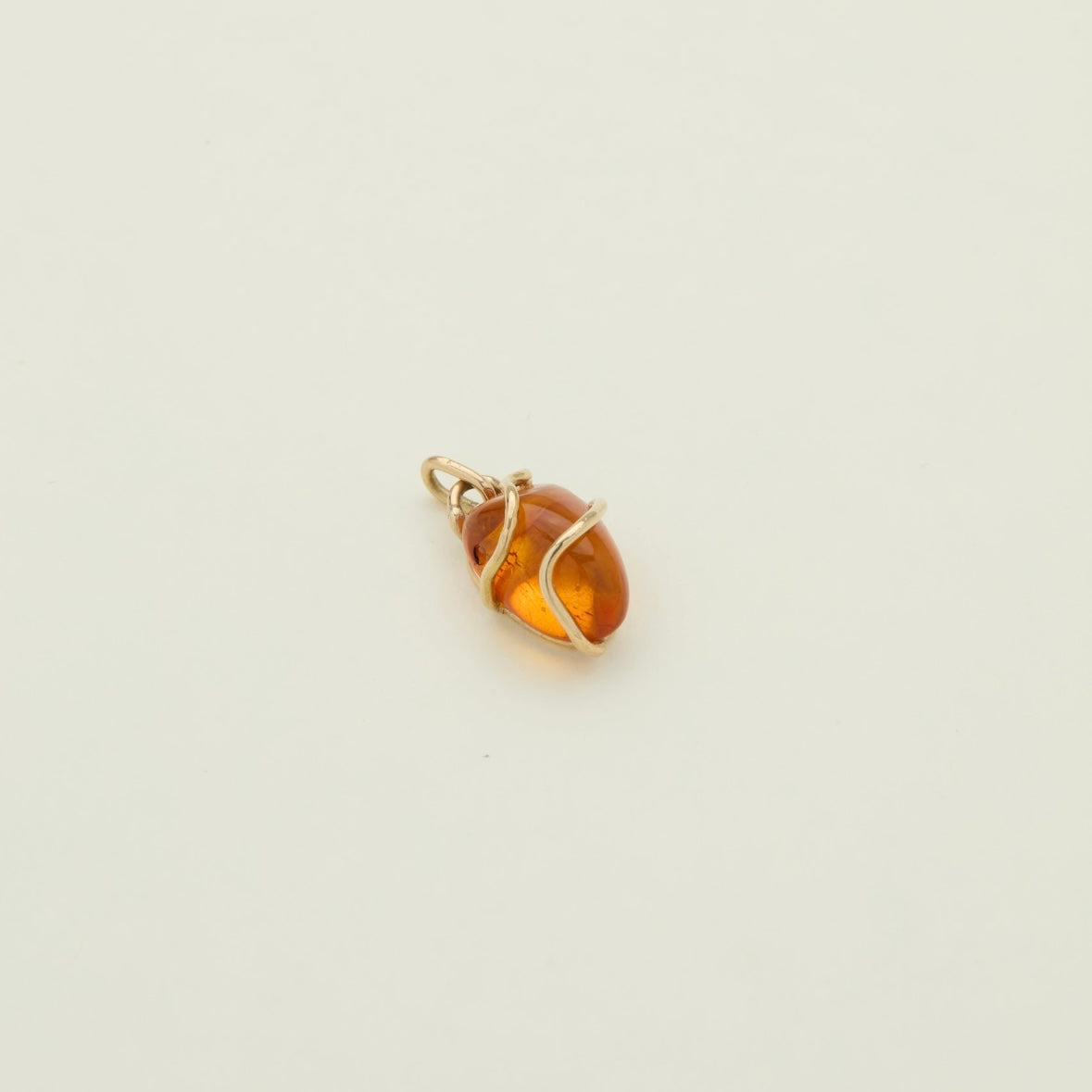 AMBER CHARM