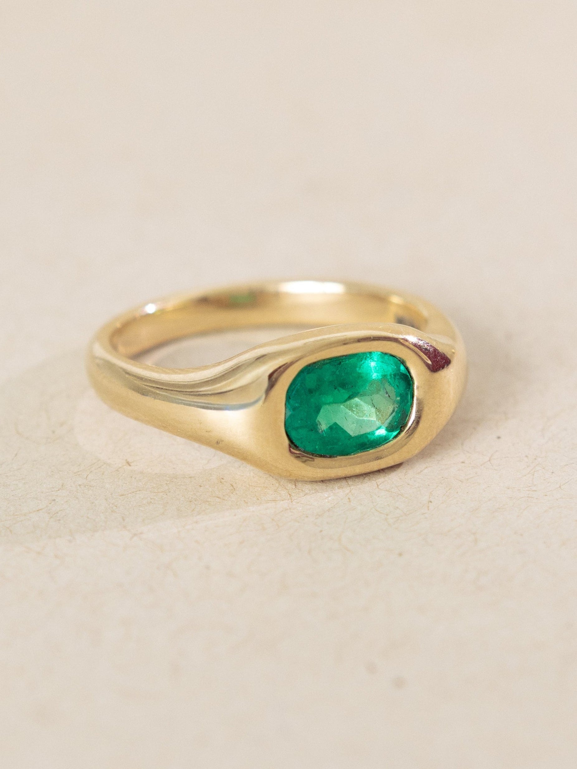 Pietra Ring
